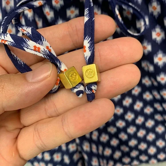 Michael Kors Romper Women’s Size XS Blue Long Sleeve Printed Shorts One Piece - Picture 8 of 12